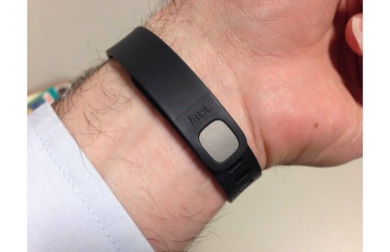 fitbit flex, fitness-tracking device