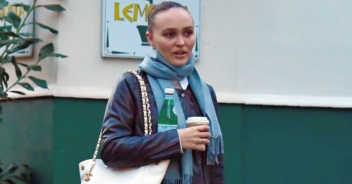 No Leggings, No Puffers—It Girls Are Wearing Their Uggs With This Denim and Jacket Combo For Winter 2025