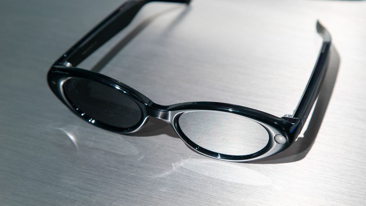 Hands-on with Samsung Glasses with Warby Parker and Gentle Monster styles
