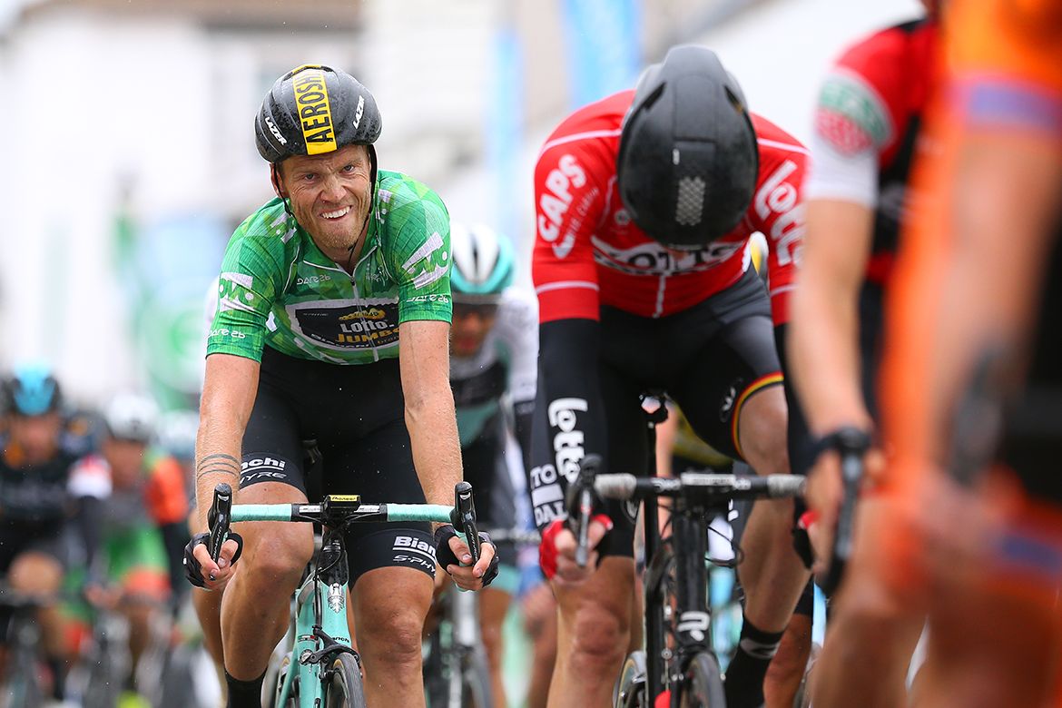 Lars Boom (LottoNl-Jumbo) in the leader's jersey