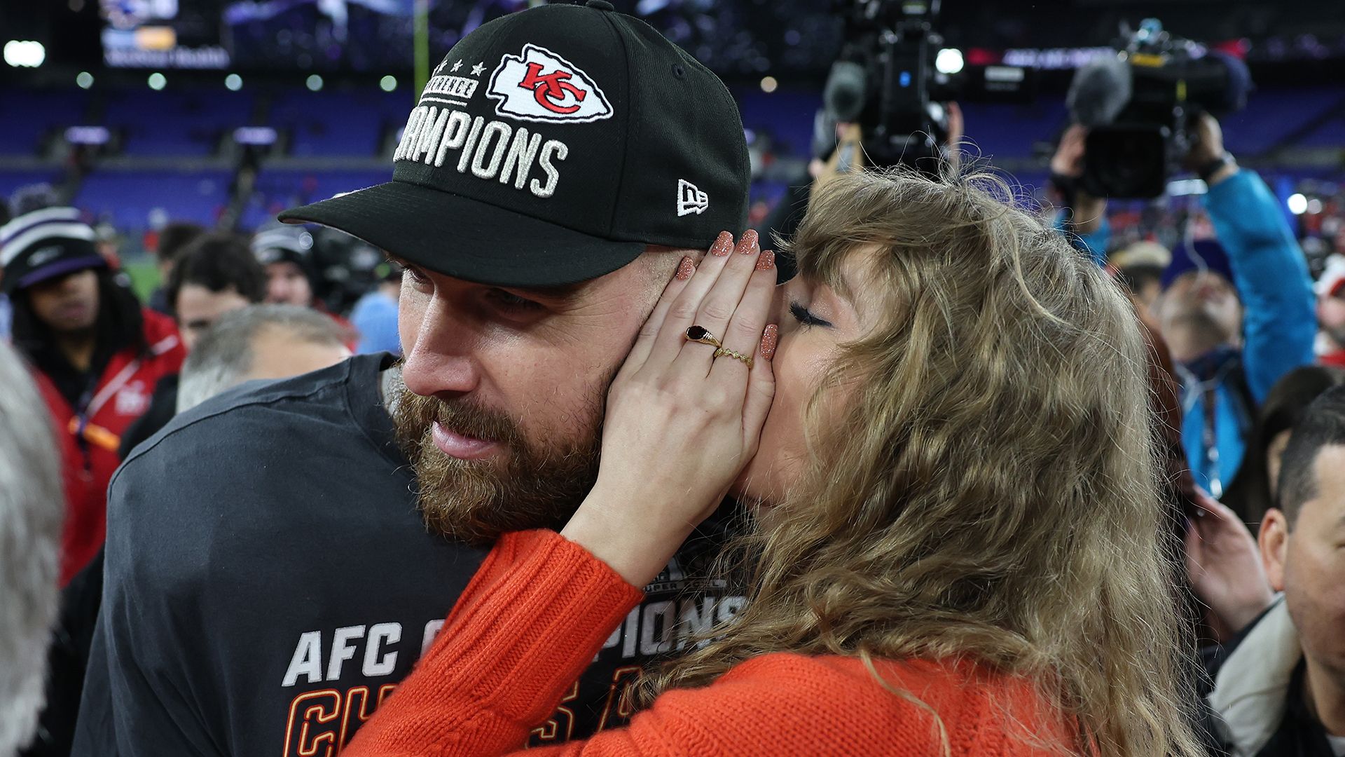Travis Kelce Says Taylor Swift Gave Him the "Best Gift," But It "Gives Away  Things That We're Trying to Keep In-House" | Marie Claire
