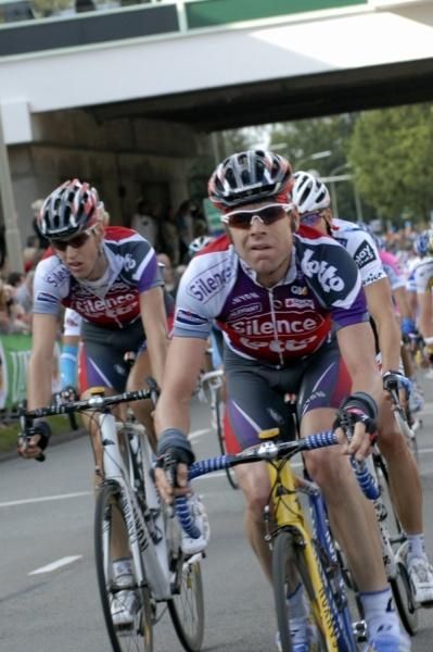 Cadel Evans had an uneventful day - the perfect start to the Vuelta.