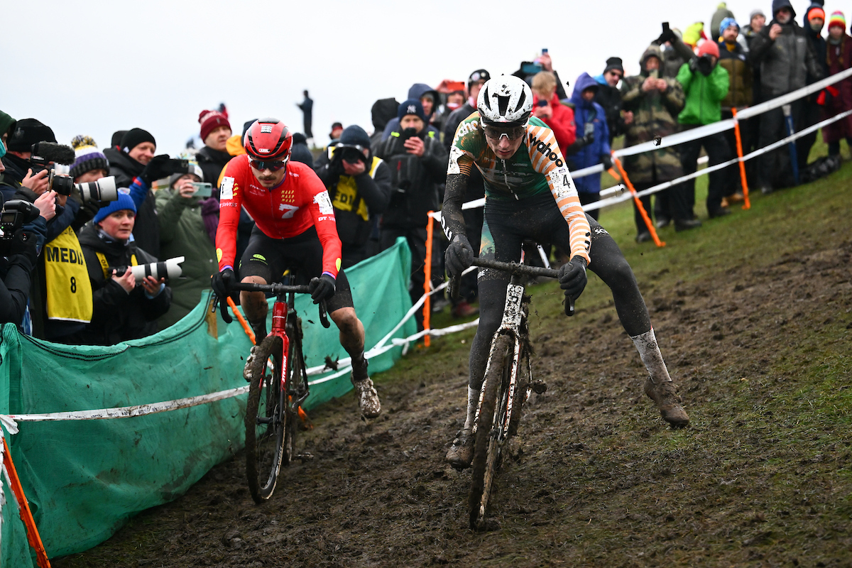 Picture by Olly Hassell/SWpix.com SWpix.com - 11/01/2026 - Cycling - 2026 Lloyds National Cyclo-Cross Championships - Gypsies Green, South Shields, England - Elite Open, Toby Barnes (Spectra Racing), Cameron Mason (Alpecin&amp;ndash;Deceuninck)