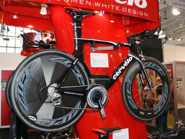 Among the companies that have already committed to BBright are Campagnolo, SRAM, FSA, and Rotor. BBright is mostly based on BB30 but with wider bearing spacing and the same pedal stance width.