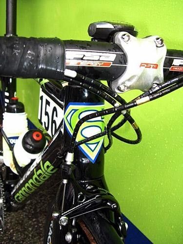 Like the System Six, the Super Six uses a tapered steerer tube that flares to a massive 1 1/2" at its base. With now three major companies using this configuration, it's entirely possible that this may eventually become the new standard for high performance road machines.