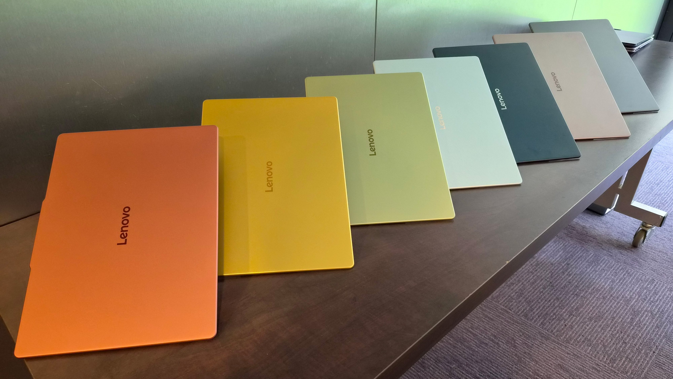 The Lenovo IdeaPad Vibe on a desk