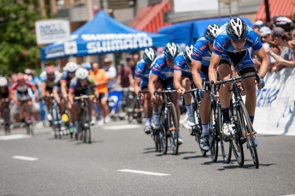 Things get fast with one lap to go.