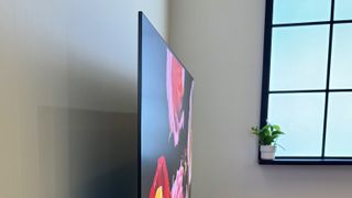 The glare off-axis on the new Samsung S95D OLED TV.
