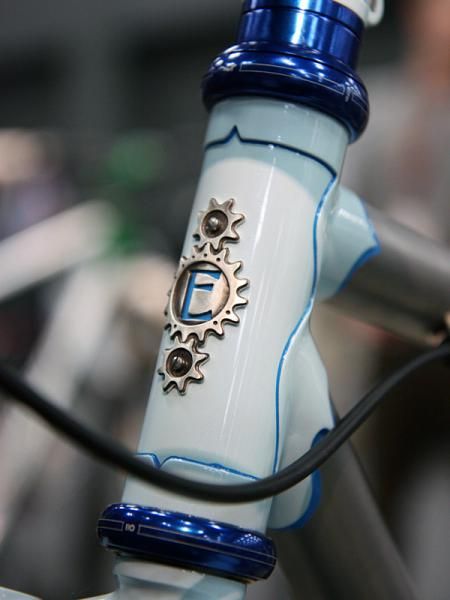 The head tube badge is neatly brazed on to the front of this Engin Cycles frame.