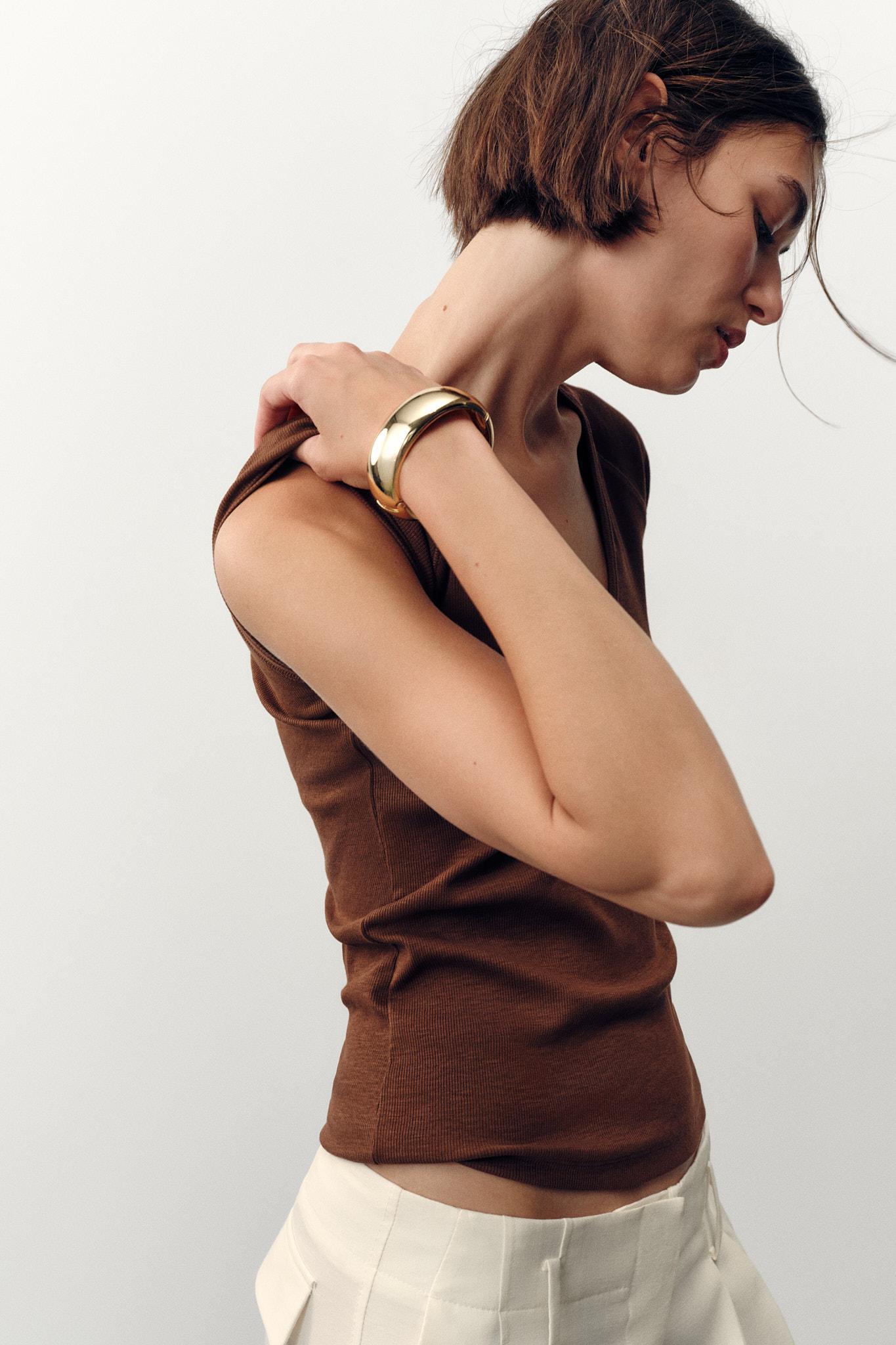 Rib V-Neck T-Shirt