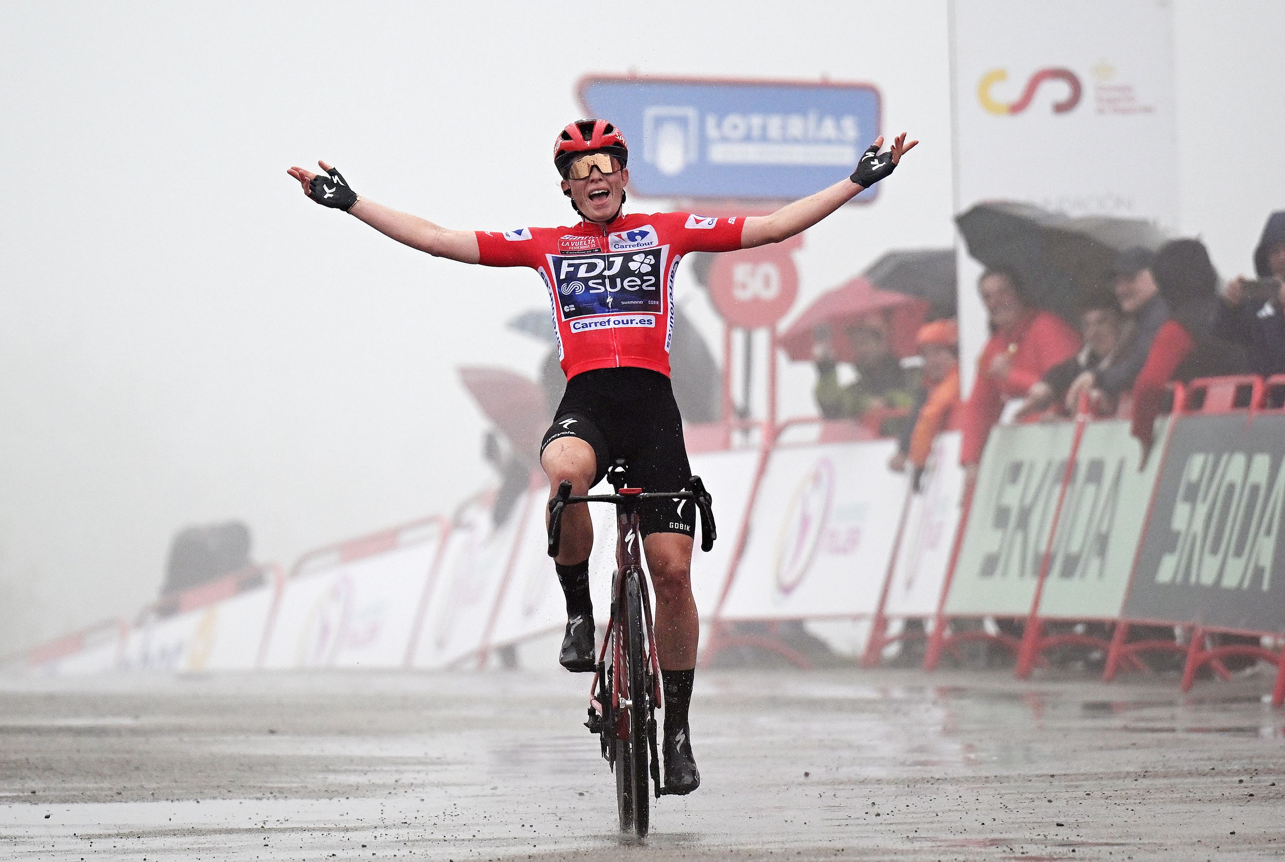 La Vuelta Femenina stage 1 LIVE: Race kicks off on hilly route in Galicia
