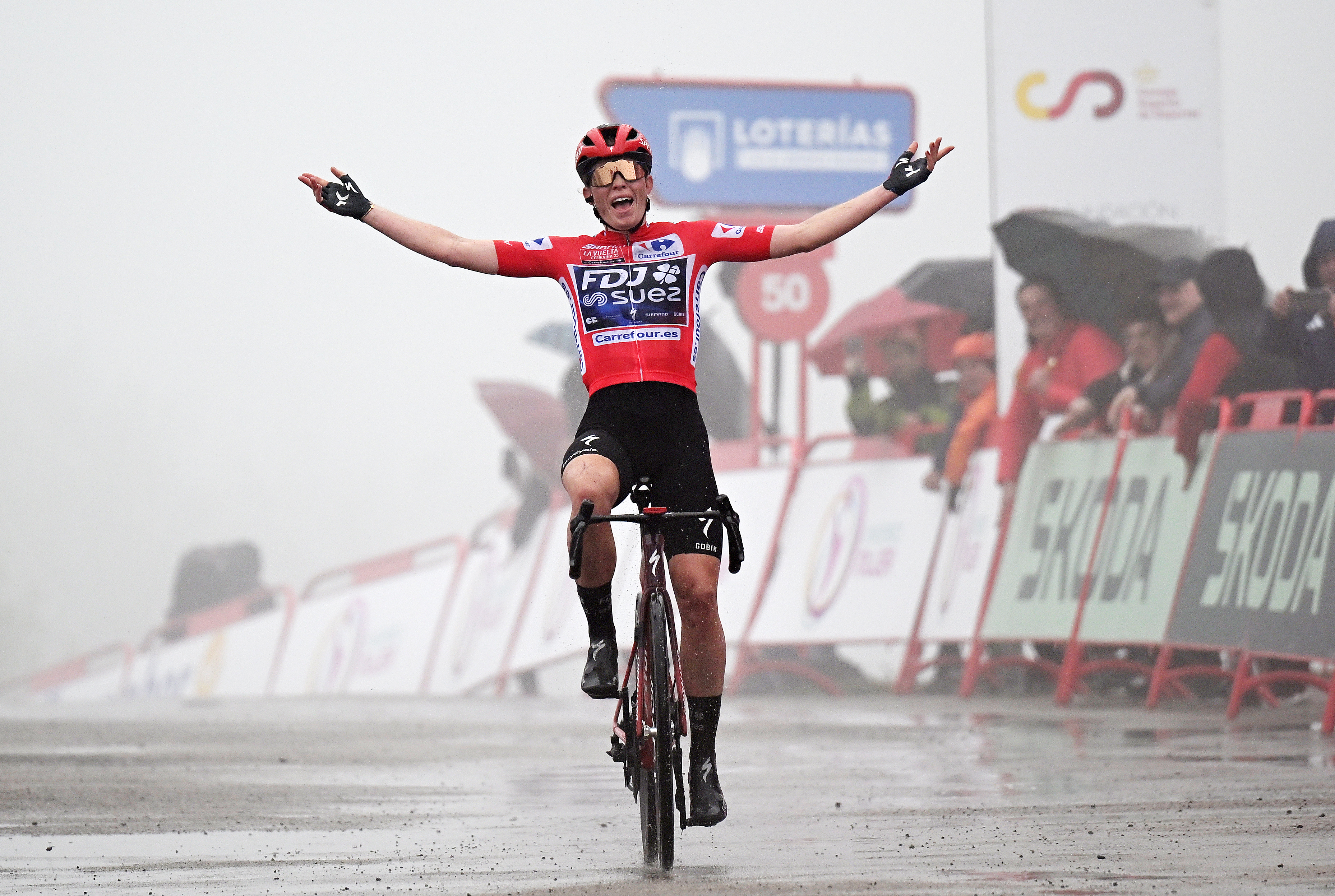 La Vuelta Femenina stage 1 LIVE: Race kicks off on hilly route in Galicia