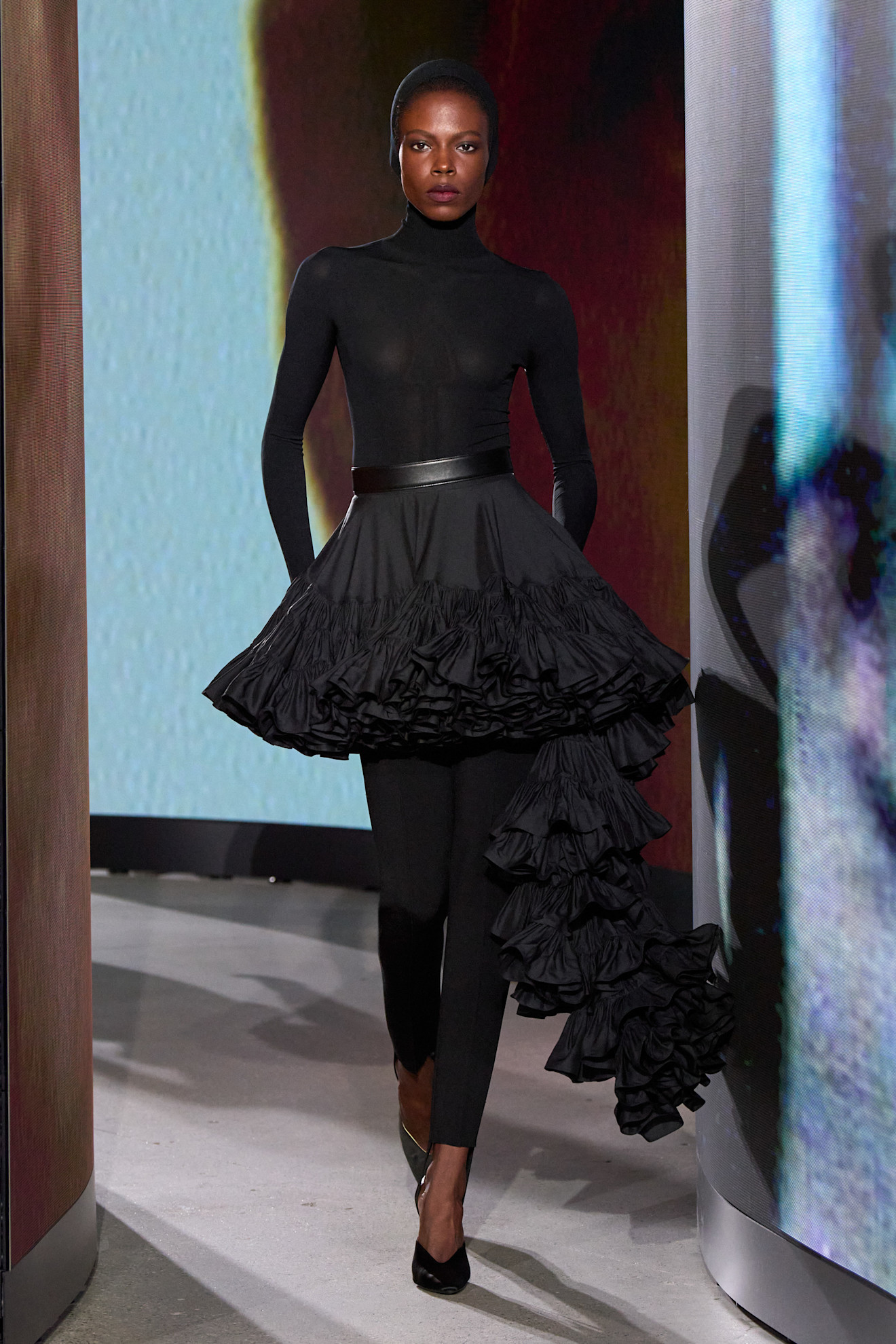 A model walking in the Ala&amp;iuml;a spring/summer 2027 show during Paris Fashion Week.