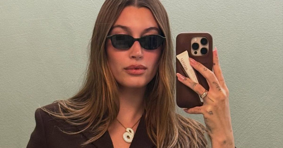 Hailey Bieber Wore the Summer Color That Looks Chicest With Brown Hailey Bieber Wore the Summer Color That Looks Chicest With Brown