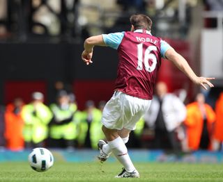 Mark Noble missed from the spot against Manchester United