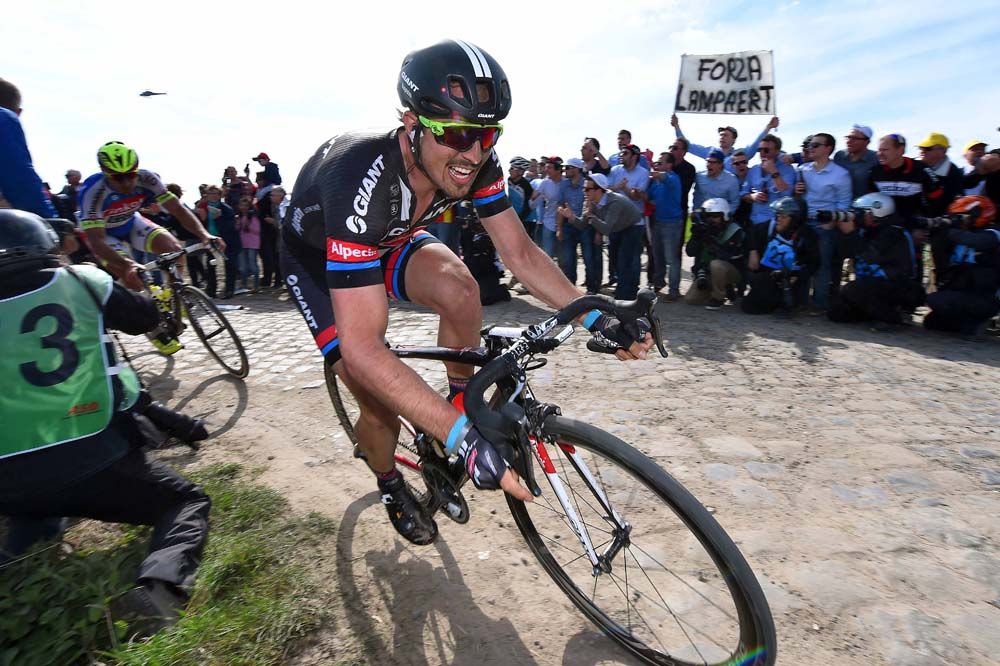 John Degenkolb (Giant-Alpecin) on a key cobbled section
