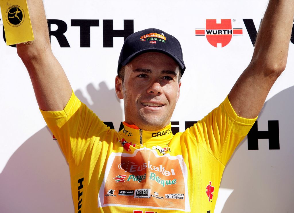 Aitor Gonzalez celebrates winning the 2005 Tour de Suisse