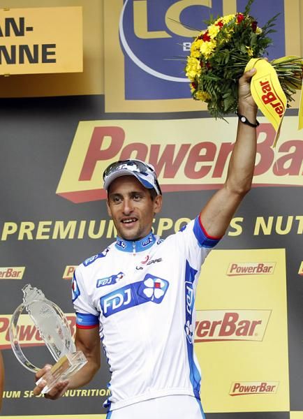 Sandy Casar (Fran&ccedil;aise des Jeux) celebrates his stage win.