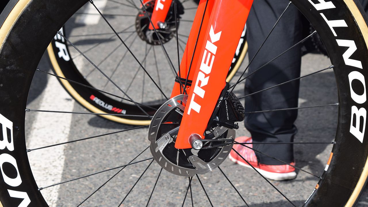 A look at the fork thru-axle dropouts