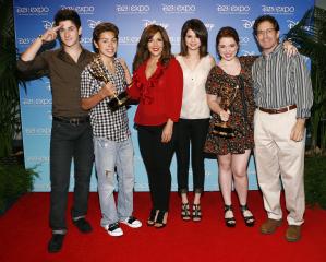 154720-At_the_D23_Expo_in_Anaheim_Calif_l_to_r_Wizards_of_Waverly_Place_cast_members_David_Henrie_Jake_T_Austin_Maria_Canals_Barrera_0.jpg