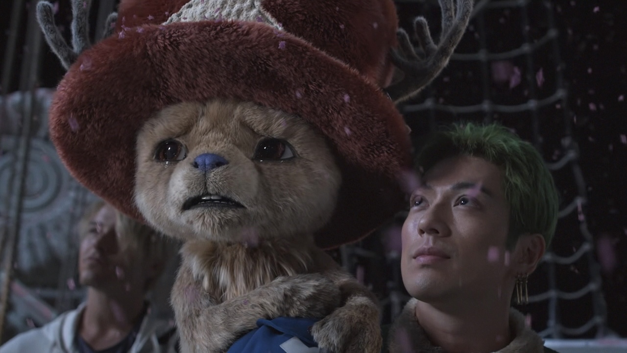 Chopper sitting on Zoro's shoulder in One Piece Season 2 finale