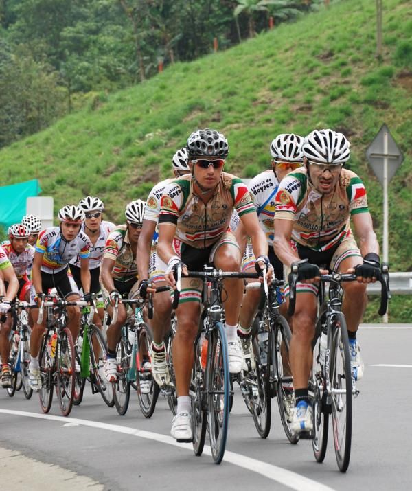 Boyaca Orgullo de America leads the chase.