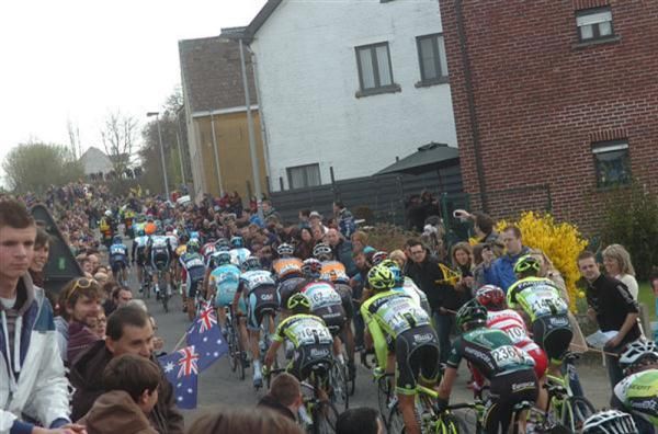 The spectators can get really close to the action in Flanders