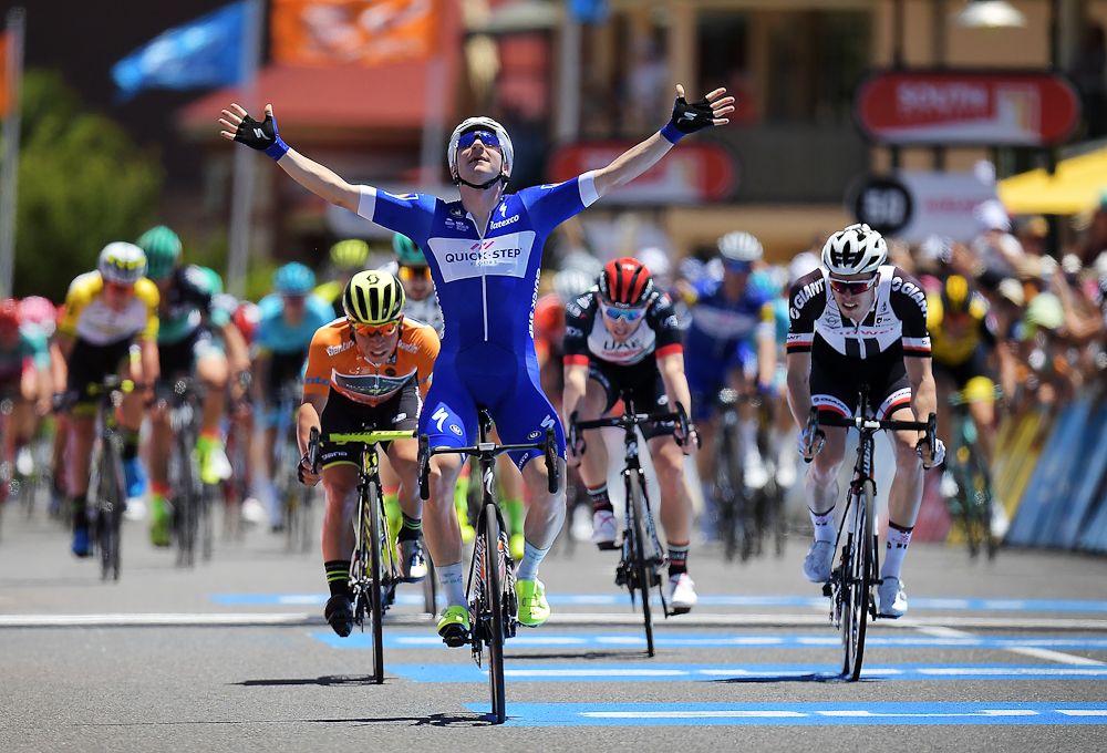 Elia Viviani wins stage 3 at the 2018 Tour Down Under