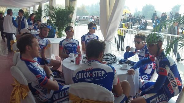 Keisse (second in left) is thinking about the race. He was in the break today