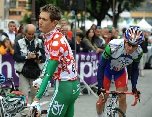 King of the mountains Pierre Rolland (Cr&eacute;dit Agricole) and points leader Levi Leipheimer (Astana) at the stage start in Saint-Jean-de Maurienne.