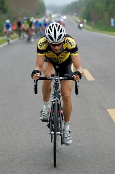 Mateusz Taciak (Mroz) goes on the attack approaching the first sprint.