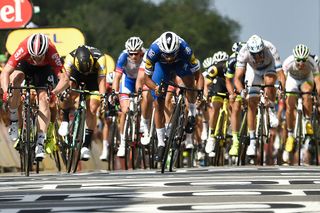 Fernando Gaviria wins stage 4 at the Tour de France