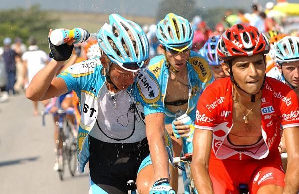 The Astana boys cool themselves