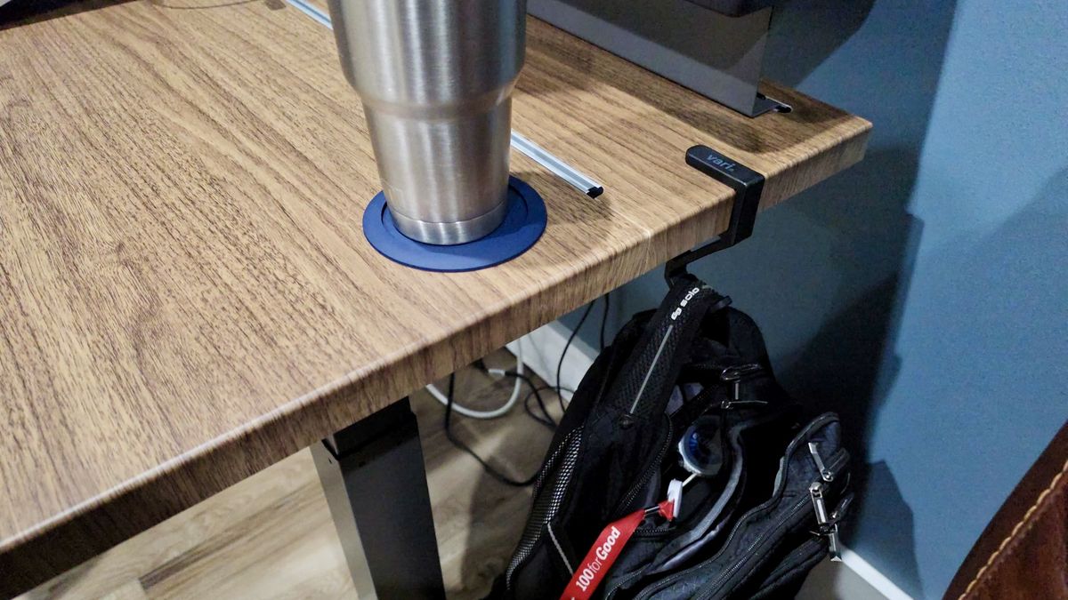 Vari | Electric Standing Desk with TechTrack