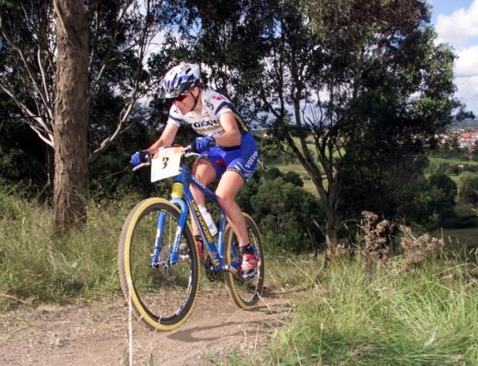 Alison Sydor of Canada powers to victory in winning the World Cup Mountain Bike event in Sydney, Australia in 1999