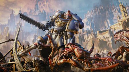 Space Marine 2: Titus pinning down a Tyranid, about to attack it with his chain sword.