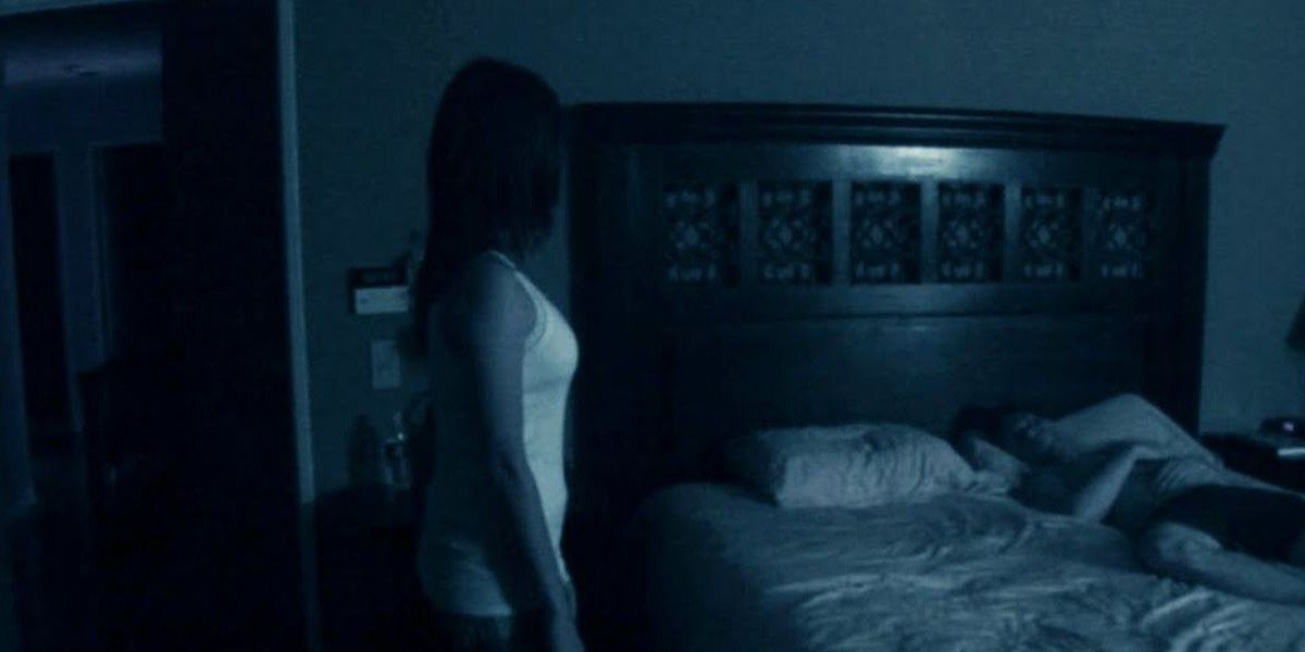 Снял девушку ночью видео. Ночные бабочки на трассе. Ночные бабочки девушки. Красивые женщины легкого поведения. Девушка гуляет по городу.