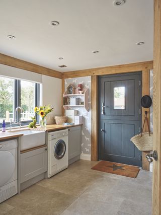 large utility room with laundry facitlies