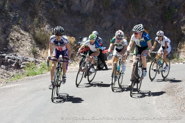 Mara Abbott (Diadora-Pasta Zara) launches the decisive attack less than 2 miles from the finish line