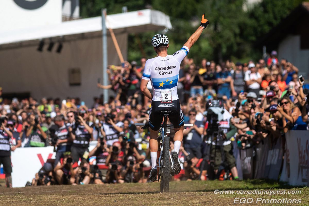 Mathieu van der Poel (Corendon-Circus) salutes the crowd