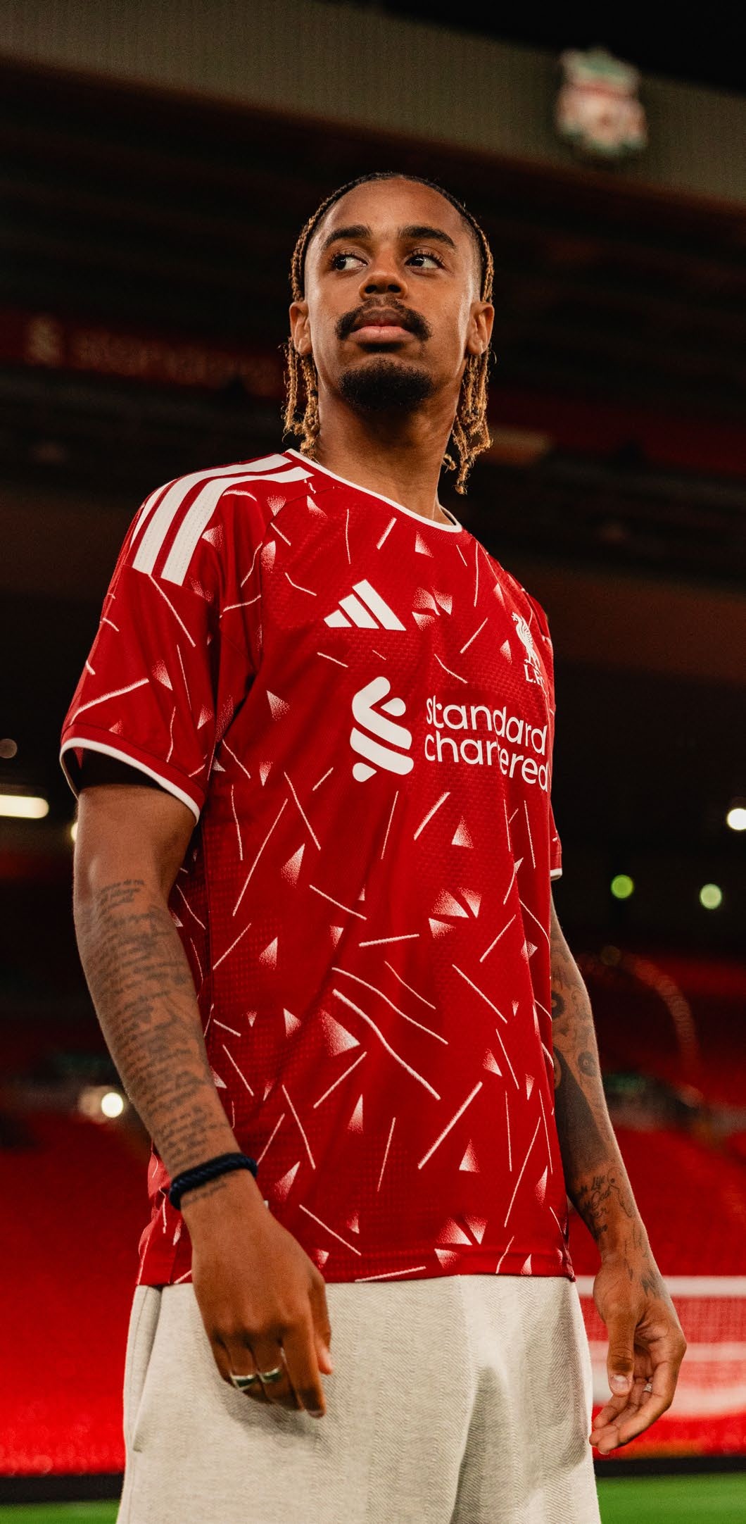 FFT396.feat_signings.gettyimages_2292850032
