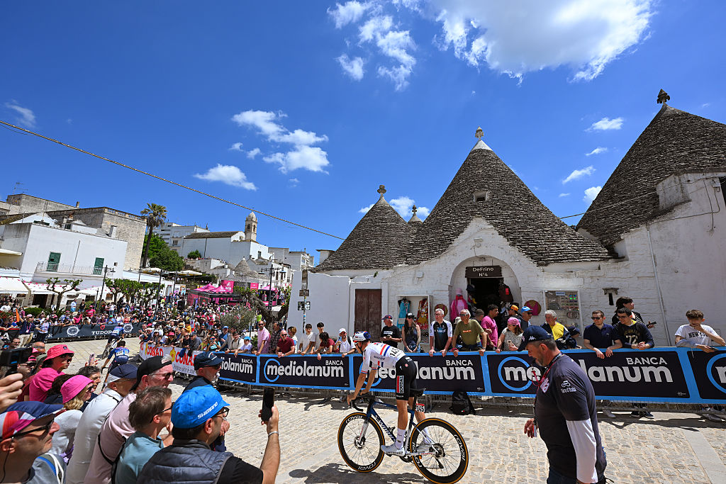 ALBEROBELLO ITALY MAY 13 Ethan Hayter of Great Britain and Team Soudal QuickStep prior to the 108th Giro dItalia 2025 Stage 4 a 189km stage from Alberobello Pietramadre to Lecce UCIWT on May 13 2025 in Alberobello Italy Photo by Tim de WaeleGetty Images