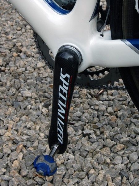 The integrated bottom bracket design allows for a narrower, lighter, and stiffer crankset.