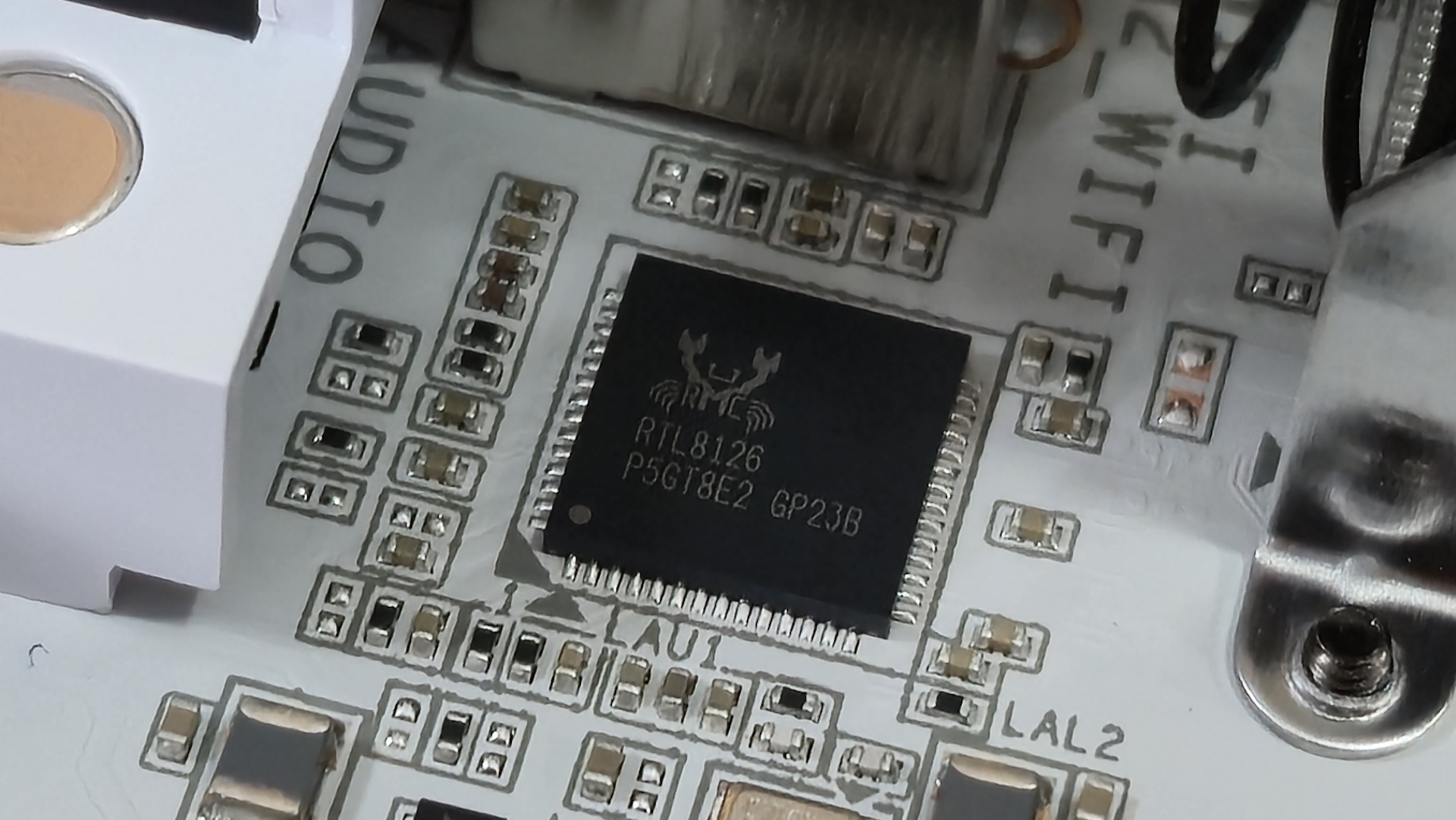 جيجابايت X870E ايرو وود