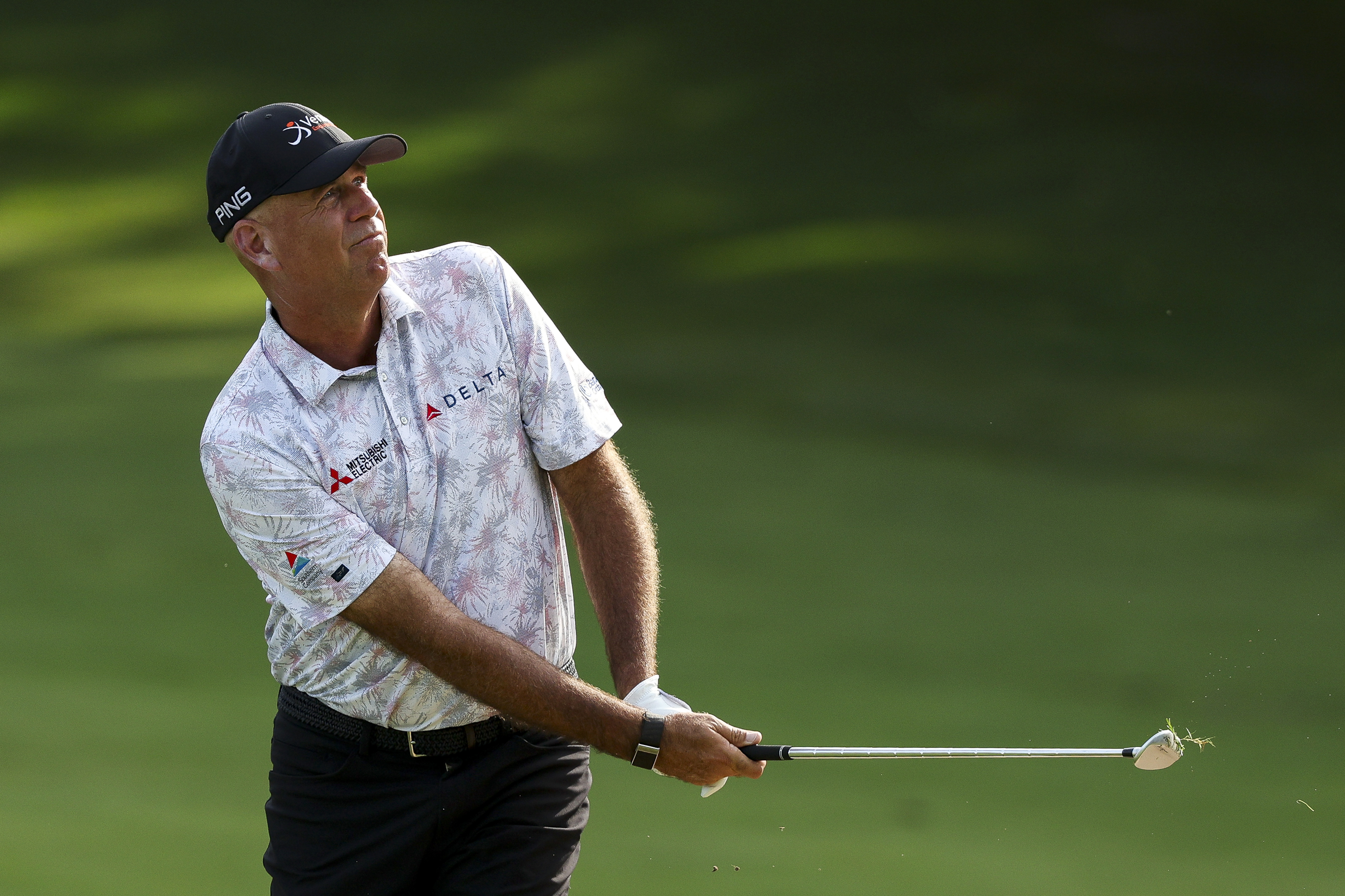 Stewart Cink hits a wedge shot
