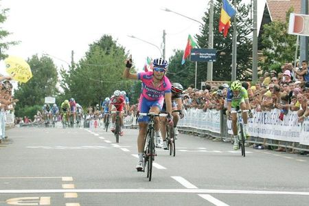 Diego Ulissi (Lampre-ISD) wins in the GP Carnaghese 2012