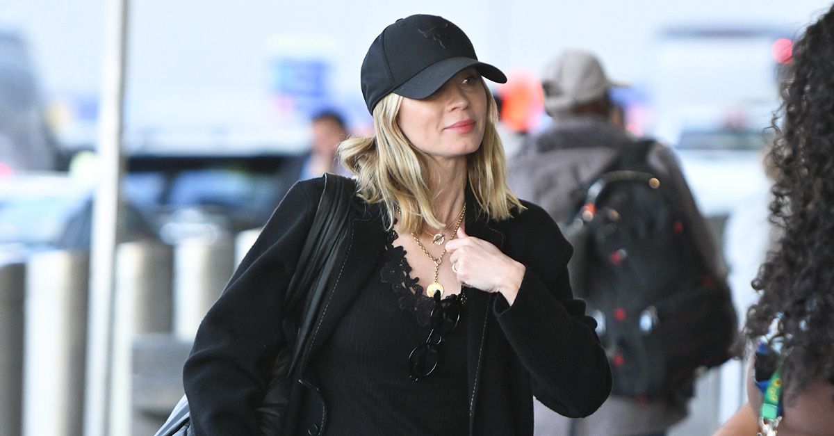 The Classic Sneaker Style Celebs Still Wear to the Airport The Classic Sneaker Style Celebs Still Wear to the Airport