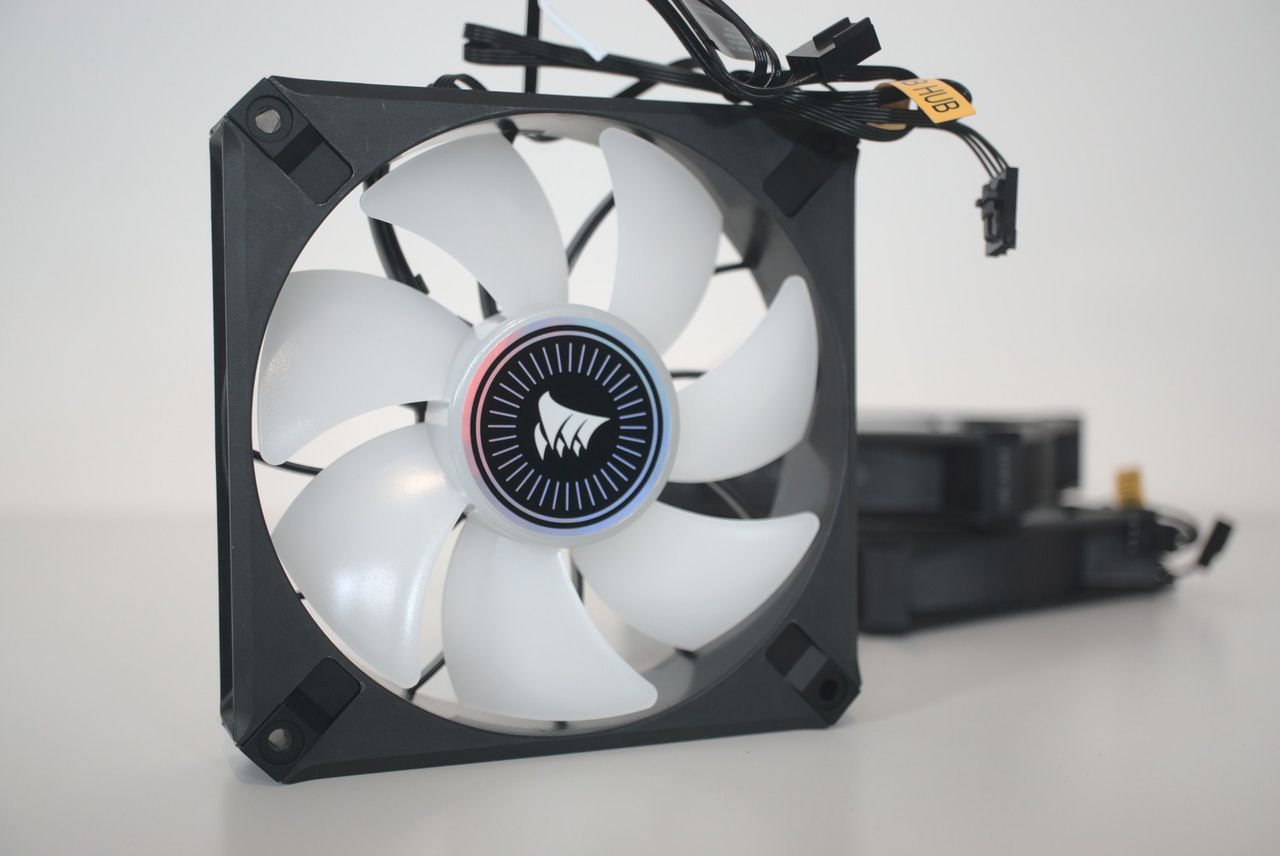 Corsair H150i Elite LCD