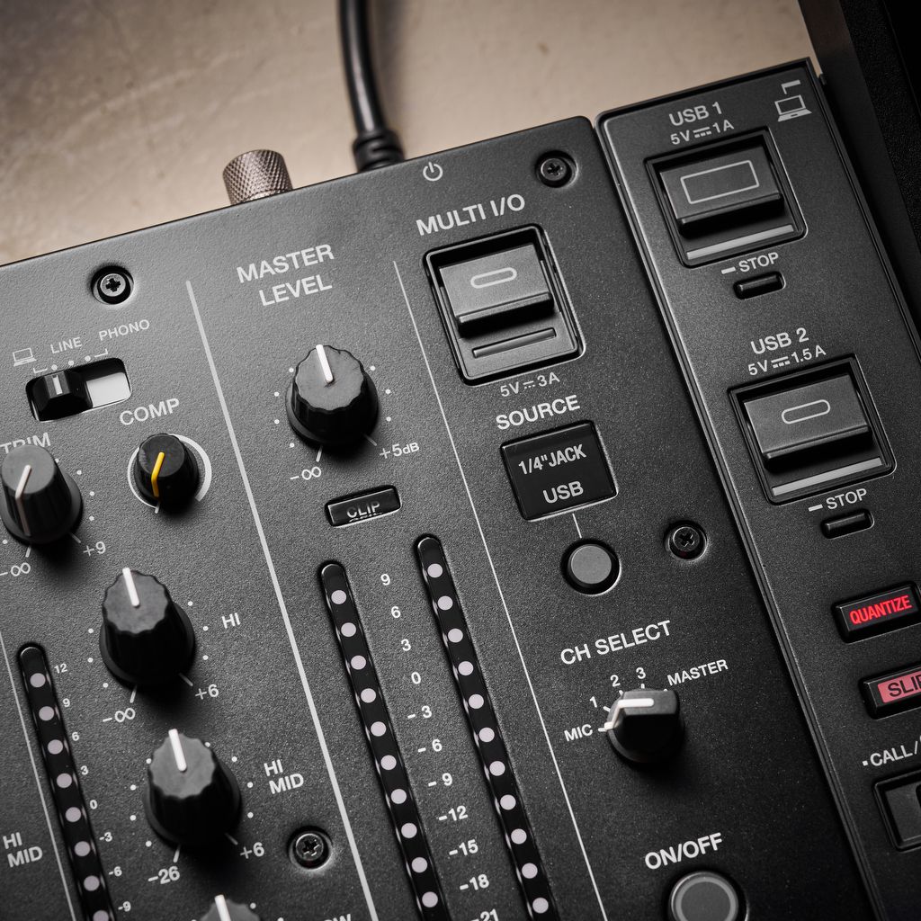 AlphaTheta DJM-V5
