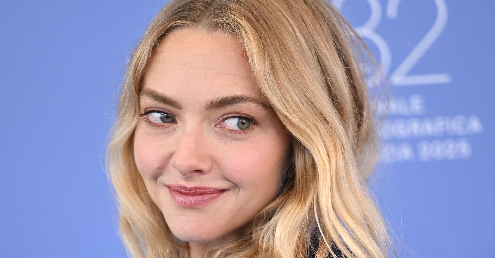 Amanda Seyfried’s Easy Shoe-and-Dress Combo Is So Cool